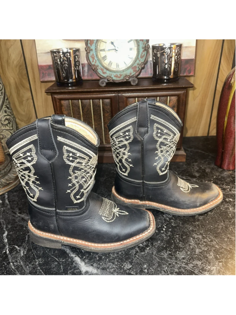 Tinaja Youth Black Cowboy Boots with White Western Stitching Size 1.5